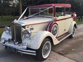 vintage-wedding-car-chauffeur-hire1b-705x482