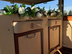 vintage-wedding-car-chauffeur-hire3x-705x482